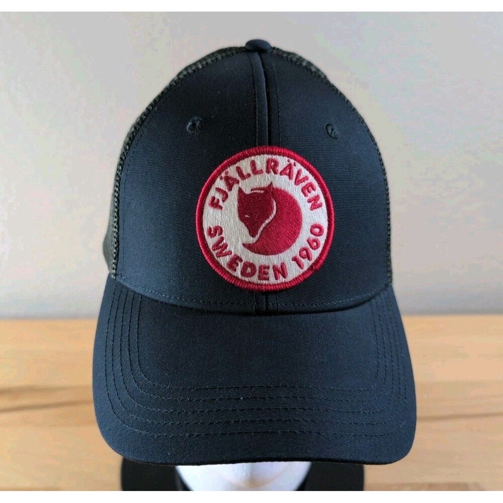 Fjallraven 1960 Logo Langtradarkeps Trucker Hat Navy Blue Small/Medium Cap NWT